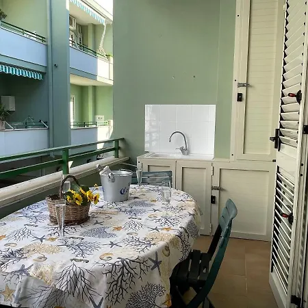 Maison A La *